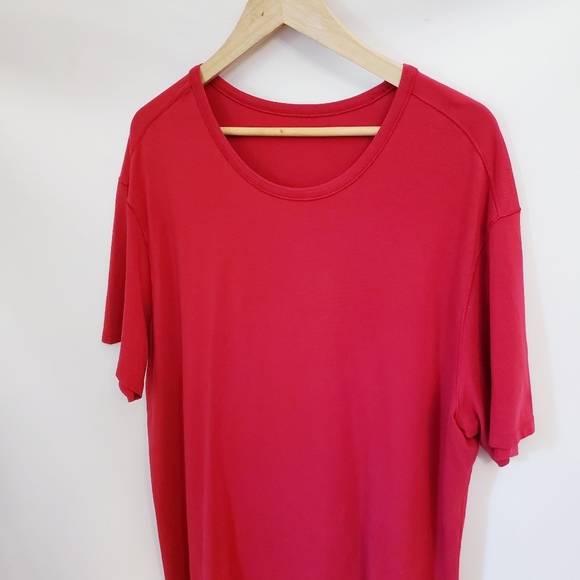 Lululemon Men's Red Scoop Neck Athletic Tee - Picture 2 of 6